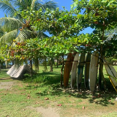 Miguel Surf Camp Hotel Quepos Kültér fotó