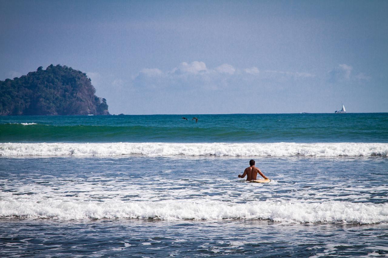 Miguel Surf Camp Hotel Quepos Kültér fotó